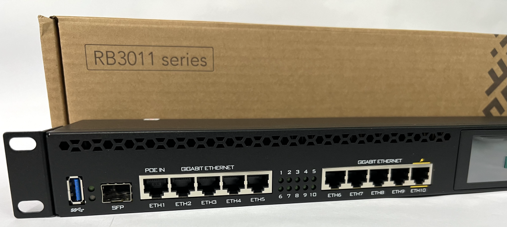 Hình ảnh thực tế của router Mikrotik RB3011UiAS-RM
