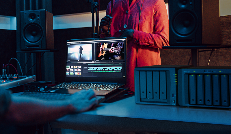 Thiết bị lưu trữ NAS Synology DS923+